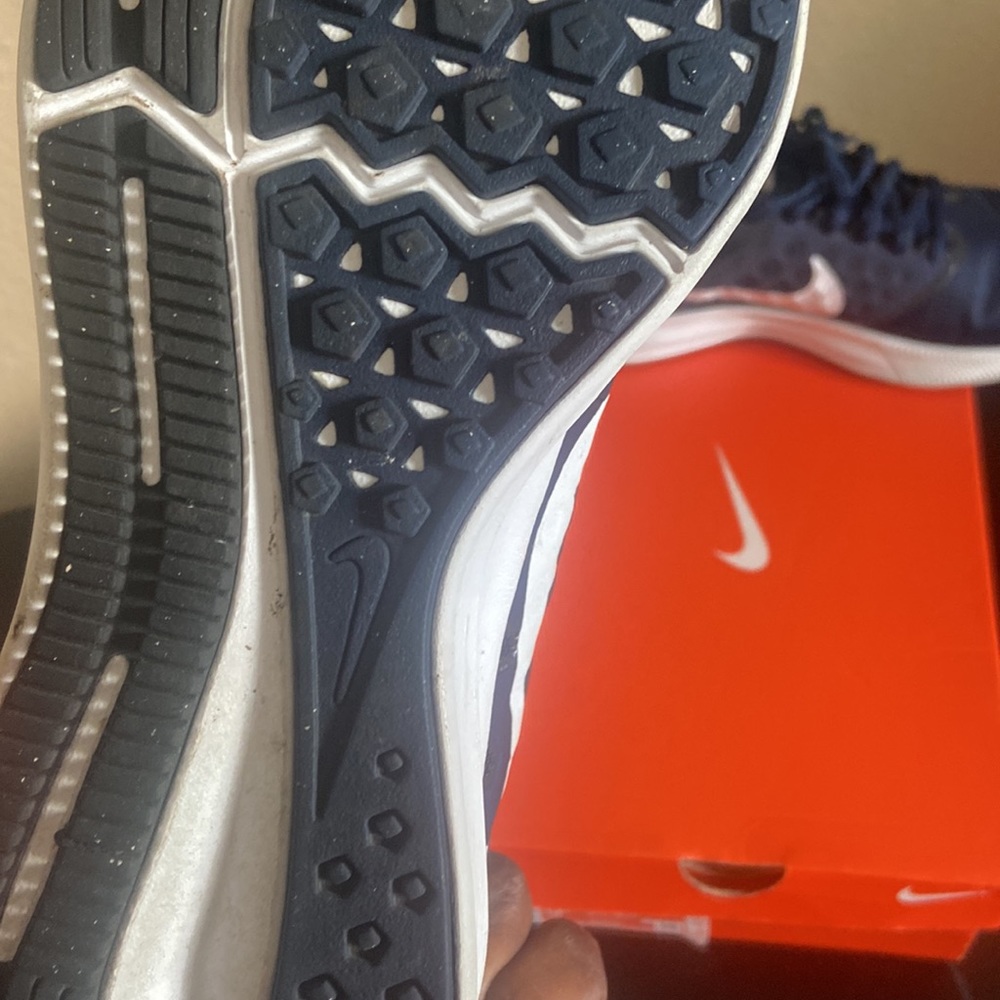 Nike - Picture 5 of 6